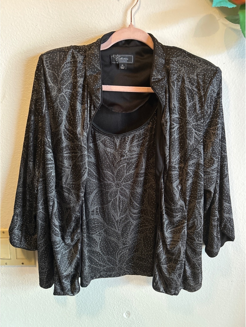 Women's 2-Piece Black Floral Blazer and Tank Top Set XL